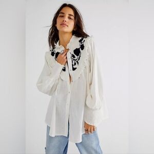 Free People Oversized Rose Vines Embroidered Blouse Smocked Sleeves Size L